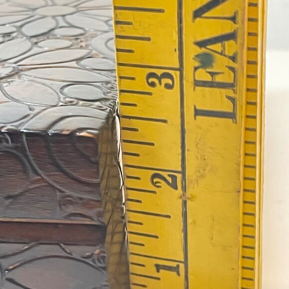 Handcrafted Floral Carved Wooden Storage Box with Hinged Lid and key Elegant Des - Picture 12 of 13